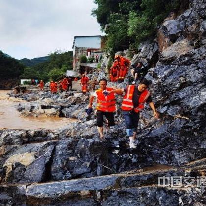 中央气象台发布最新天气预报，新一轮强降雨来袭，多地需警惕次生灾害